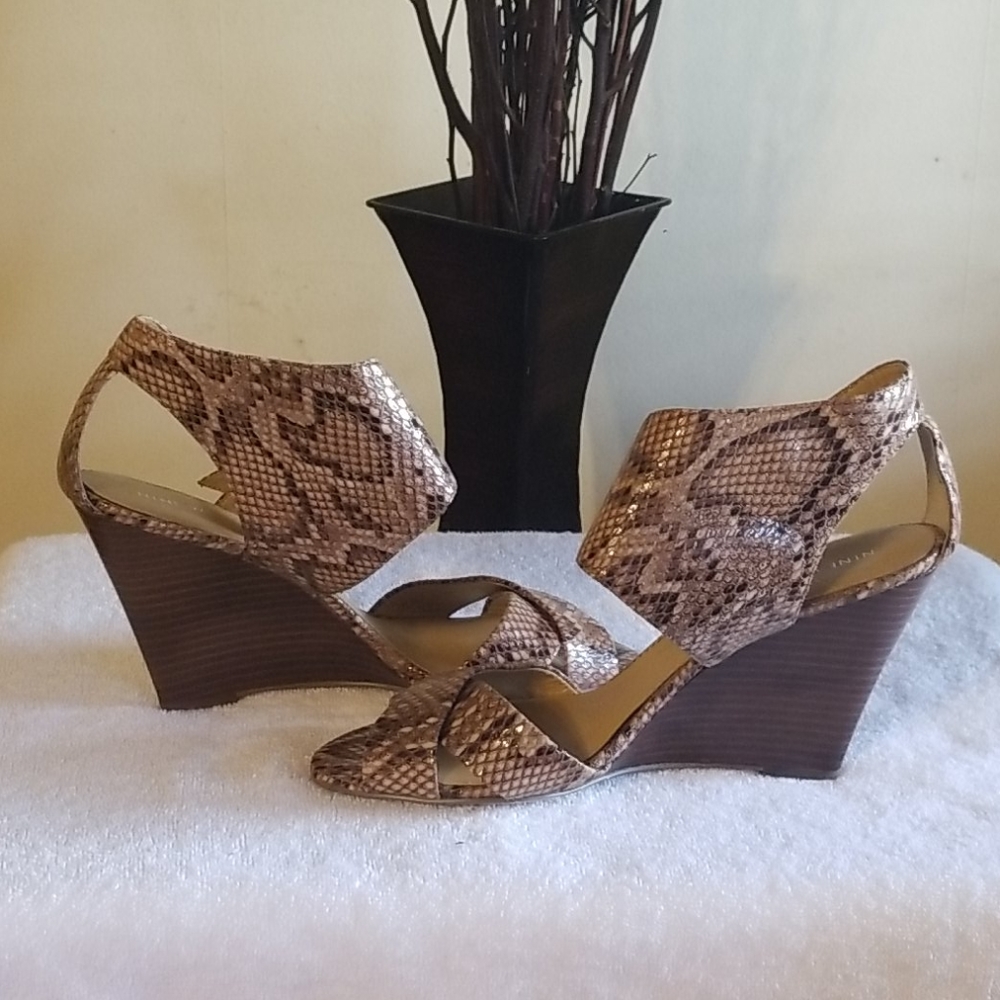 Shoes - Picture 4 of 4